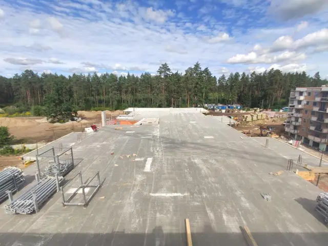 Budynek S11, 07.09.2020: Strop nad trzecim piętrem - klatka I.