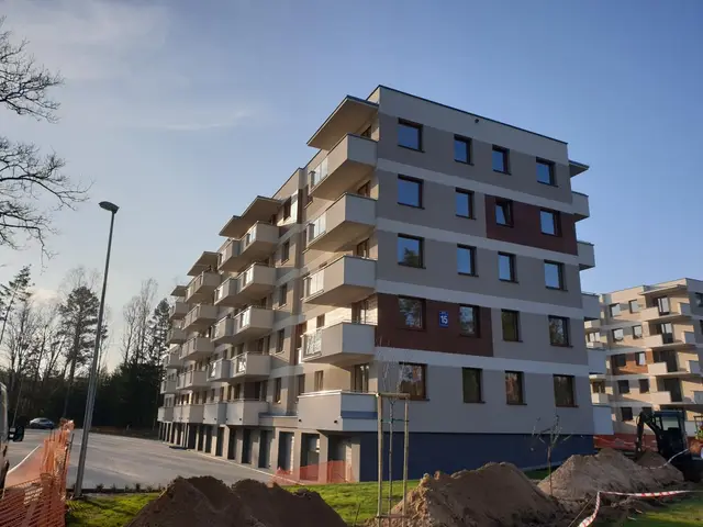 Budynek S9, 07.12.2020: Zakończenie zewnętrznych prac wykończeniowych budynku.