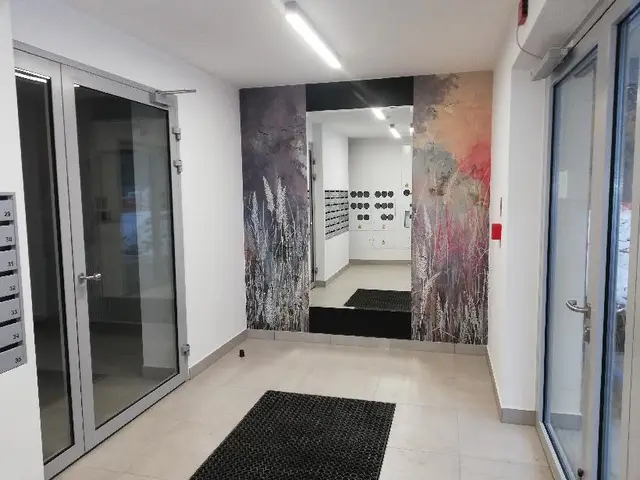Budynek S9, 07.01.2021: Zakończenie realizacji projektu aranżacji części wspólnych budynku - wiatrołap.