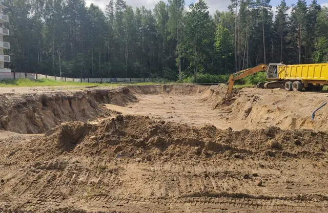 Budynek S12, 19.07.2021: Rozpoczęcie prac związanych z wykopem pod budynek.