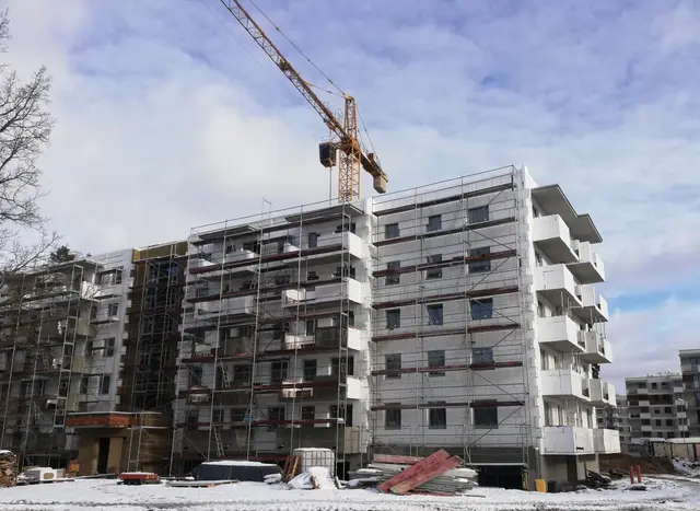 Budynek S18, 01.02.2023: Wykonanie izolacji termicznej budynku.