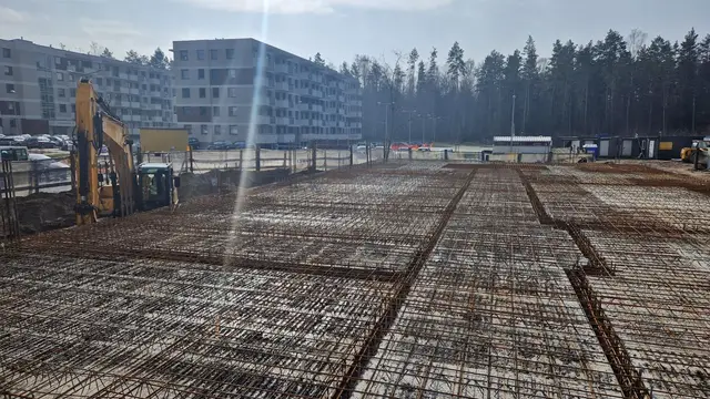 Budynek S17, 01.03.2024: Zbrojenie stropu nad kondygnacją podziemną - prawa bryła budynku.